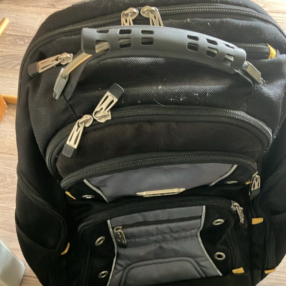 Targus Heavy Duty Laptop Backpack - Picture 3 of 9